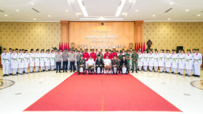 Wabup Suiasa Kukuhkan Paskibra Kabupaten Badung 2024