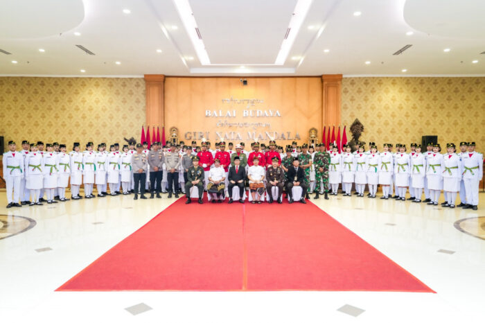 Wabup Suiasa Kukuhkan Paskibra Kabupaten Badung 2024