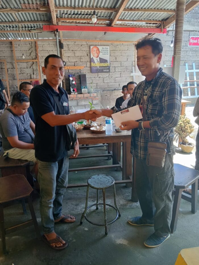 peduli-masyarakat-relawan-joss24-bagikan-500-kupon-makan-gratis