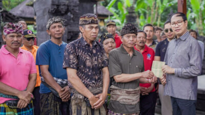 pemkab-badung-salurkan-rp-571-juta-lebih-untuk-korban-bencana-di-mengwi-dan-abiansemal