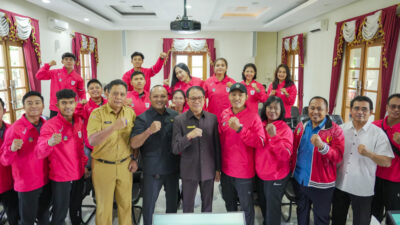 Wabup Suiasa Lepas Atlet Pencak Silat Kontingen Bali Ke PON Aceh-Sumut 2024