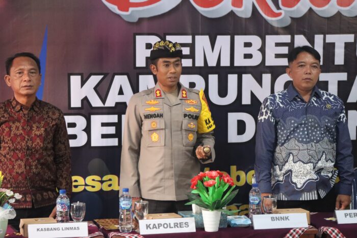 kapolres-karangasem-resmikan-desa-nyuhtebel-sebagai-kampung-tangguh-bebas-narkoba