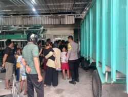 Duh, Truk Seruduk Toko, Dua Orang Dilarikan ke Rumah Sakit