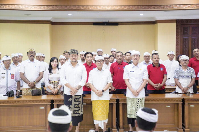 bantuan-hari-raya-besar-keagamaan-rp-2-juta-bupati-badung-kami-pastikan-program-tetap-jalan