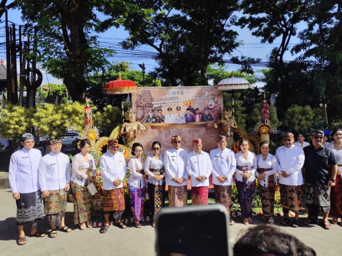 koster-pimpin-revolusi-energi-bersih-denpasar-jadi-pionir-plts-atap