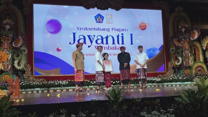 ruang-berbahasa-bali-semakin-sempit-gubernur-koster-ajak-masyarakat-lestarikan-budaya-bali