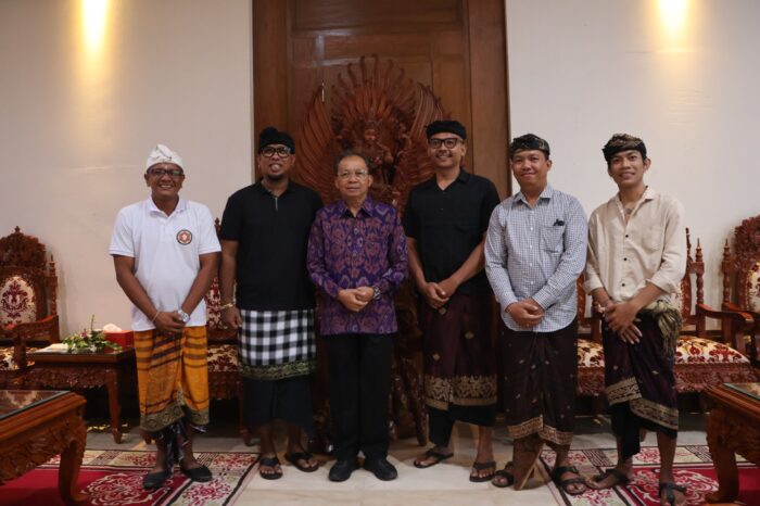 festival-layangan-bali-iv-digelar-juli-koster-apresiasi-konsistensi-seniman-mr-botax-antusias-peserta-tinggi