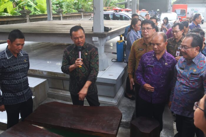 gerakan-masif-untuk-bali-bersih-dari-sampah-sekda-dewa-indra-ajak-kepala-perangkat-daerah-buat-teba-modern