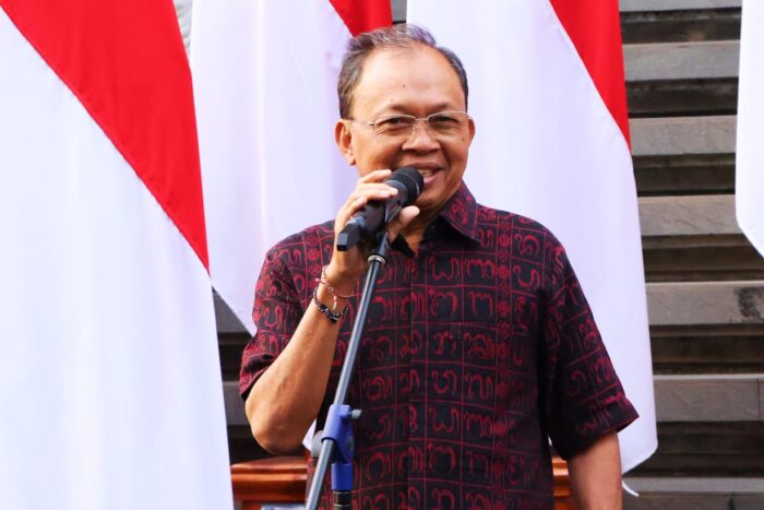 langkah-berani-gubernur-koster-panggil-danone-dan-semua-produsen-tegas-jalankan-se-nomor-9-larangan-air-kemasan-dibawah-1-liter