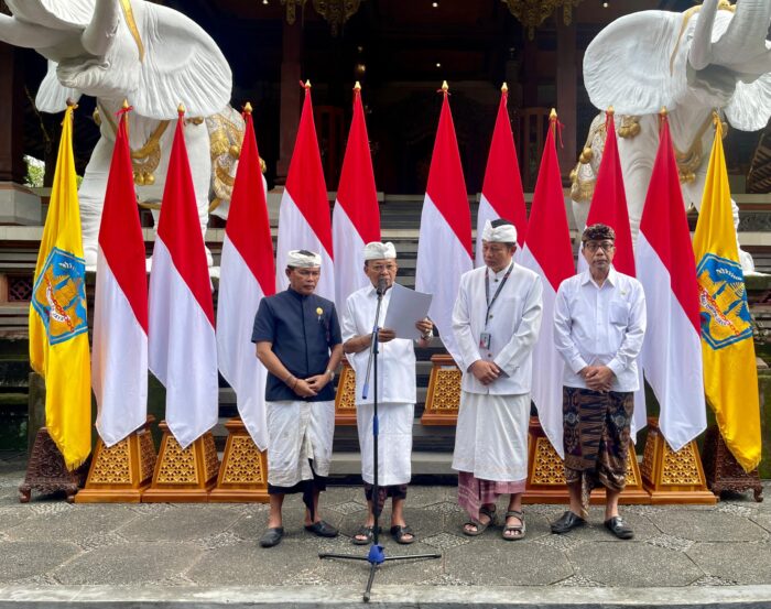 ratusan-umkm-boleh-jualan-di-area-bencingah-pura-agung-besakih-gubernur-koster-prioritas-produk-lokal-bali
