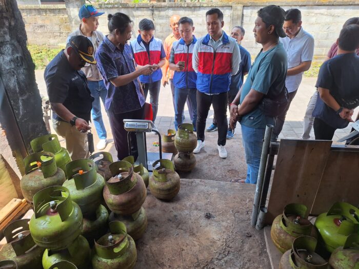 tim-pengawas-terpadu-disperindag-provinsi-bali-tindak-tegas-4-pangkalan-lpg-3-kg-di-gianyar