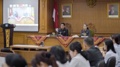 bupati-adi-arnawa-ikuti-rakor-program-pemberantasan-tindak-pidana-korupsi-tahun-2025-oleh-kpk-ri