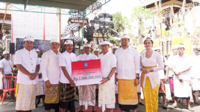 bupati-dan-wakil-bupati-badung-hadiri-karya-ngenteg-linggih-dan-tawur-agung-balik-sumpah-di-pura-dalem-kediri-sading