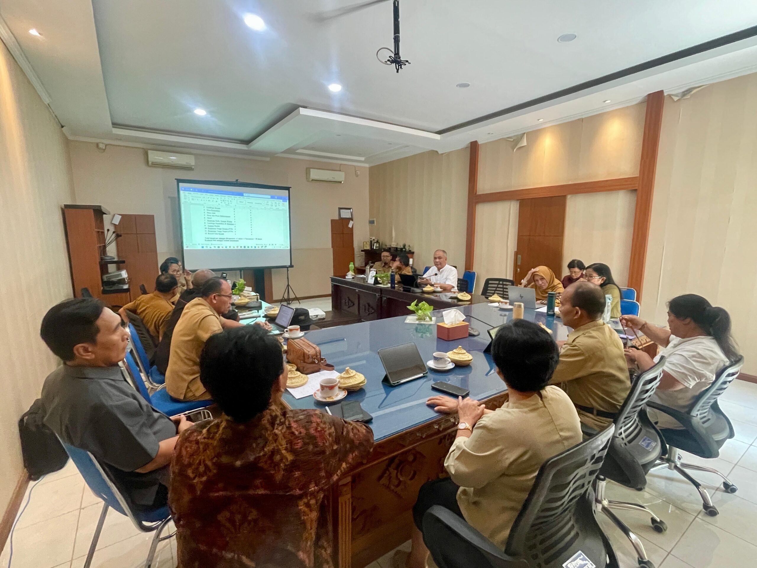 dklh-bali-matangkan-penyusunan-peta-jalan-untuk-percepat-penuntasan-pengelolaan-sampah