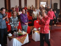 Gubernur Koster Kumpulkan Pelaku Usaha, Minta Segera Jalankan Gerakan Bali Bersih Sampah