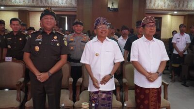 kolaborasi-gubernur-bali-dan-kanwil-ditjen-imigrasi-siapkan-tim-integrasi-meminimalisir-turis-bermasalah