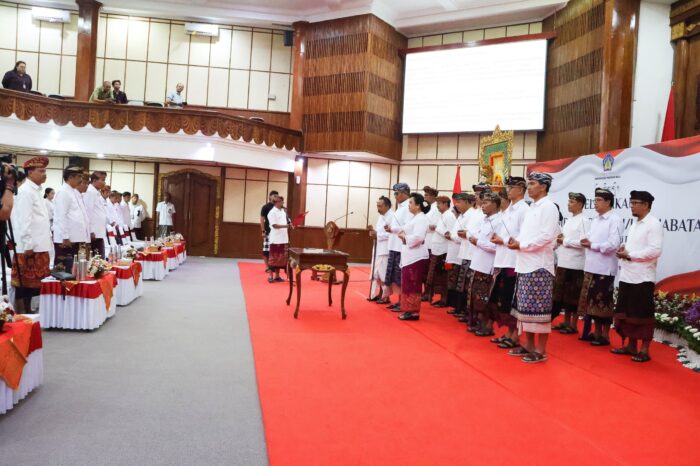 lantik-pejabat-tinggi-pratama-pemprov-bali-gubernur-koster-minta-kerja-ekstra-keras-kreatif-inovatif-dan-berikan-yang-terbaik