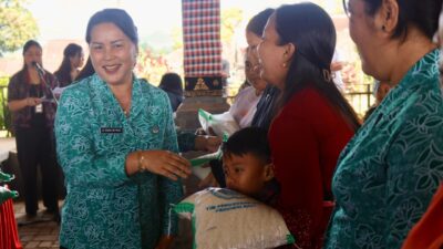 tp-pkk-bali-gelar-aksi-sosial-berbakti-dan-berbagi-di-desa-pelaga-badun