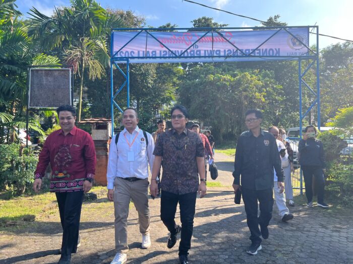 wagub-bali-hadiri-konferensi-pwi-bali-2025-tekankan-peran-strategis-pers-dalam-pembangunan-dan-pelestarian-budaya