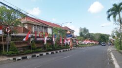 hut-kota-amlapura-ke-385-pemkab-karangasem-pasang-bendera-merah-putih