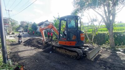 kepemimpinan-gus-par-guru-pandu-jalan-rusak-karangasem-kini-mulai-teratasi