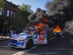 Los Angeles Bak di Film Mobil Terbakar Penuhi Kota, Pasukan Garda Dikerahkan