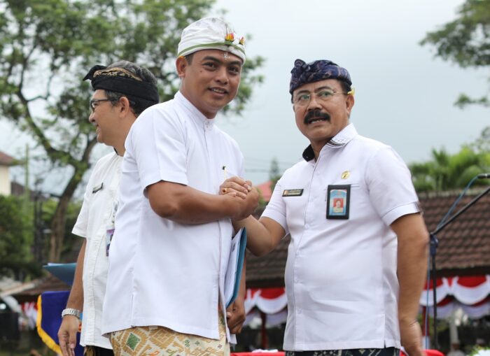 httpsbalifactualnews.commomentum-bersejarah-2-466-pppk-karangasem-terima-sk-pengangkatan-tahun-2024