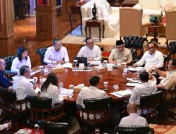 Presiden Prabowo Rapat Terbatas dengan Menteri, Mantapkan Sekolah Rakyat untuk Tahun Ajaran Baru