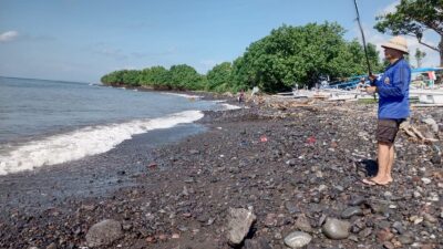 Puluhan Kilo Pesisir Karangasem Terancam Abrasi