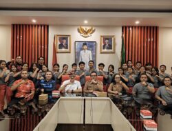 Wakil Bupati Wayan Diar Lepas Atlet Olahraga Tradisional Bangli