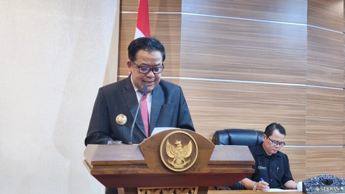 bupati-sedana-arta-sampaikan-dua-ranperda-dalam-rapat-paripurna-dprd-bangli