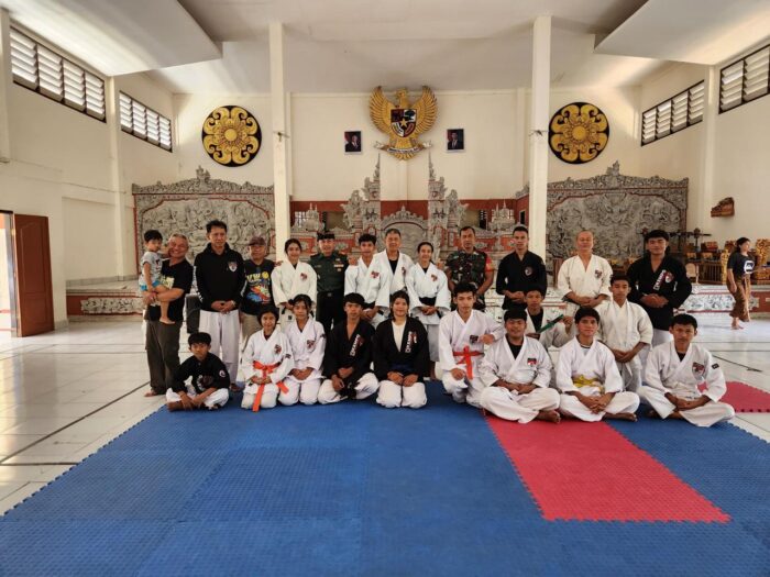 fki-bali-gelar-ujian-kenaikan-tingkat-di-graha-dana-punia-singaraja