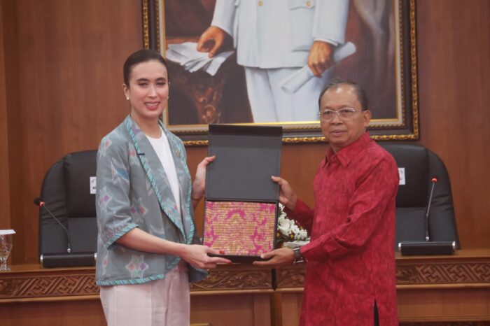 menteri-pariwisata-ri-dan-gubernur-koster-sepakat-dorong-penataan-pariwisata-bali-berkelanjutan-dan-berbasis-budaya