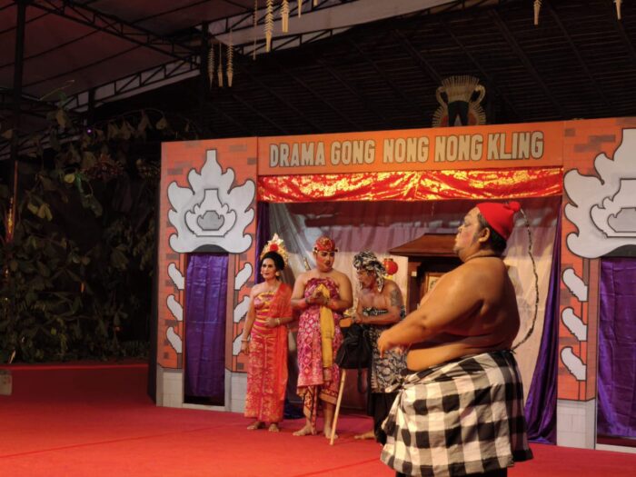 sukses-besar-drama-gong-sampik-ingtay-buat-ratusan-penonton-art-centre-tersapu-nostalgia-dan-gelak-tawa