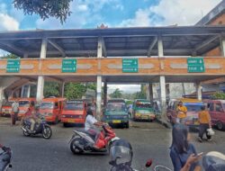 Angkot Karangasem Sahabat Rakyat Kecil yang Terus Bertahan di Tengah Arus Modernisasi