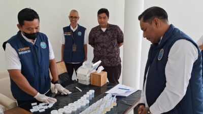 BNNK Karangasem Test Urine Karyawan Wapa di Ume Sidemen, Langkah Nyata Dukungan Program P4GN