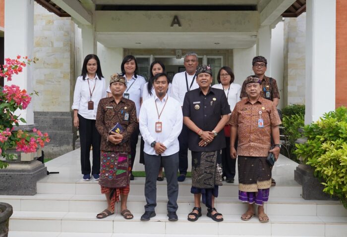 bupati-karangasem-gus-par-perjuangkan-air-bersih-infrastruktur-dan-penanganan-sampah