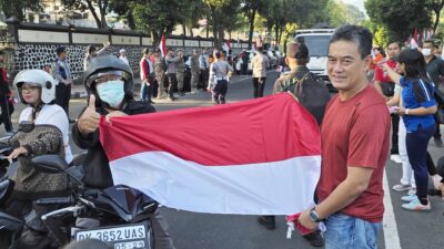 pemkab-buleleng-bagikan-1-000-bendera-merah-putih-kobarkan-semangat-nasionalisme-jelang-hut-ri-ke-80