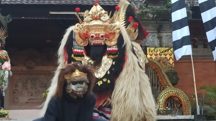 sanggar-seni-tindak-alit-bangkitkan-spirit-leluhur-lewat-parade-ngelawang-di-pkb-ke-47