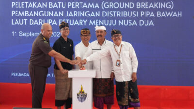 bupati-adi-arnawa-groundbreaking-pembangunan-jaringan-distribusi-pipa-bawah-laut
