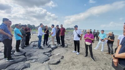 bupati-badung-dampingi-gubernur-bali-sidak-pembangunan-di-kawasan-pantai-berawa