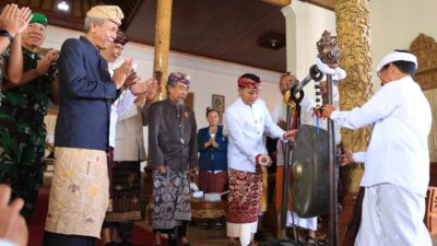 bupati-satria-buka-pesamuan-agung-pasemetonan-ageng-trah-arya-kuthawaringin