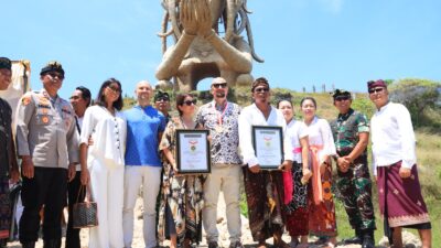 patung-anyaman-bambu-terbesar-di-indonesia-octopus-queen-raih-rekor-muri-sekaligus-jadi-icon-pariwisata-nusa-penida