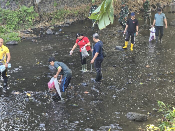 PEMKAB BULELENG GELAR AKSI BERSIH SERAKKAIAN WORLD CLEANUP Day 2025