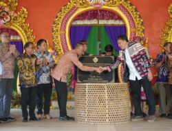 Prasasti Desa Pemajuan Kebudayaan Diresmikan di Desa Adat Penglipuran