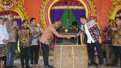 prasasti-desa-pemajuan-kebudayaan-diresmikan-di-desa-adat-penglipuran