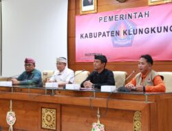 Bupati Satria Salurkan Bantuan Sosial Provinsi Bali untuk Masyarakat Terdampak Bencana 
