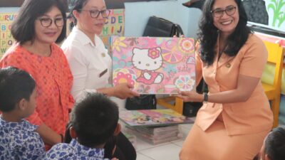 kunjungi-2-tk-sekaligus-dwp-buleleng-salurkan-bantuan-pendidikan