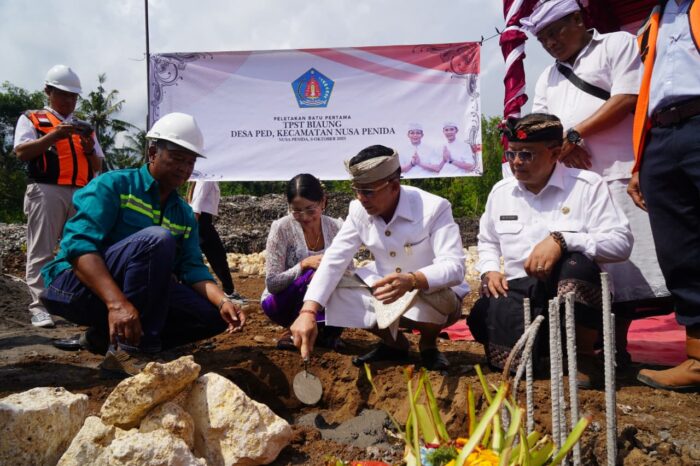 pembangunan-tpst-biaung-nusa-penida-dimulai-bupati-satria-lakukan-ground-breaking