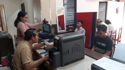sekda-suyasa-ajak-seluruh-pihak-bergerak-tuntaskan-perekaman-ktp-el-tahun-2025